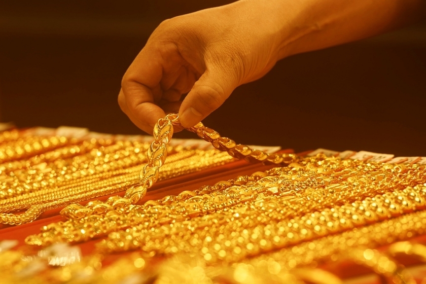 On Oct. 13, London spot gold touched a record $4,060, prompting local prices for brands like Chow Tai Fook to hit 1,180 yuan per gram